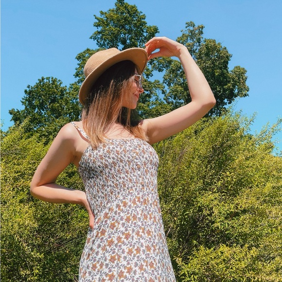 Meet your Posher, Julia - Picture 2 of 5